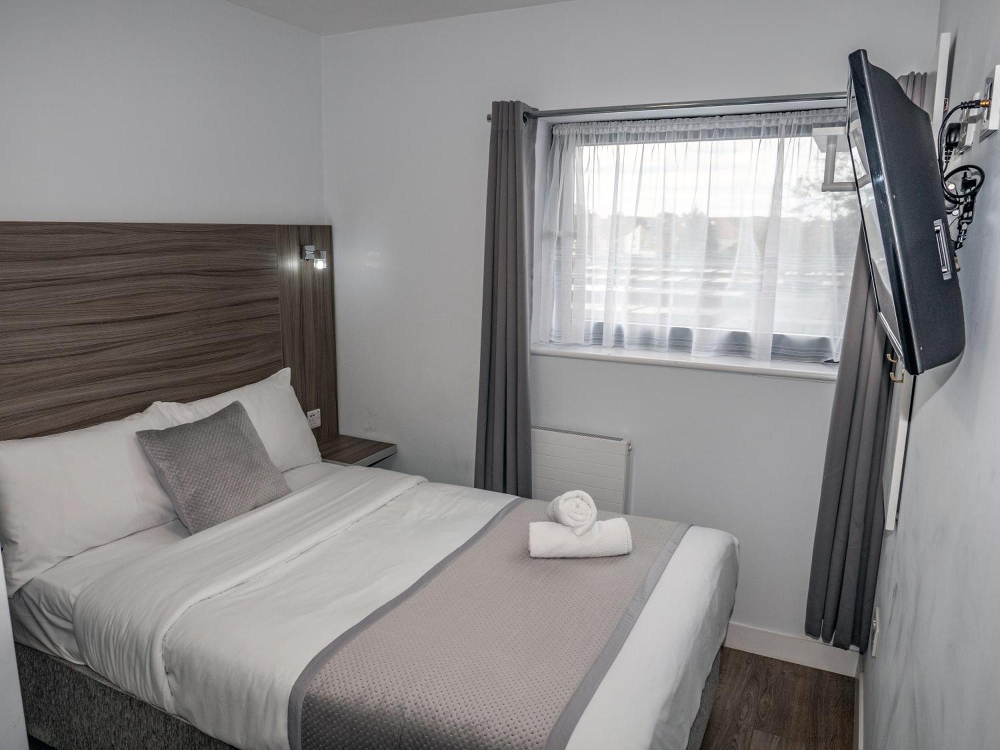 Sky Nights Hotel London Heathrow Hillingdon Esterno foto
