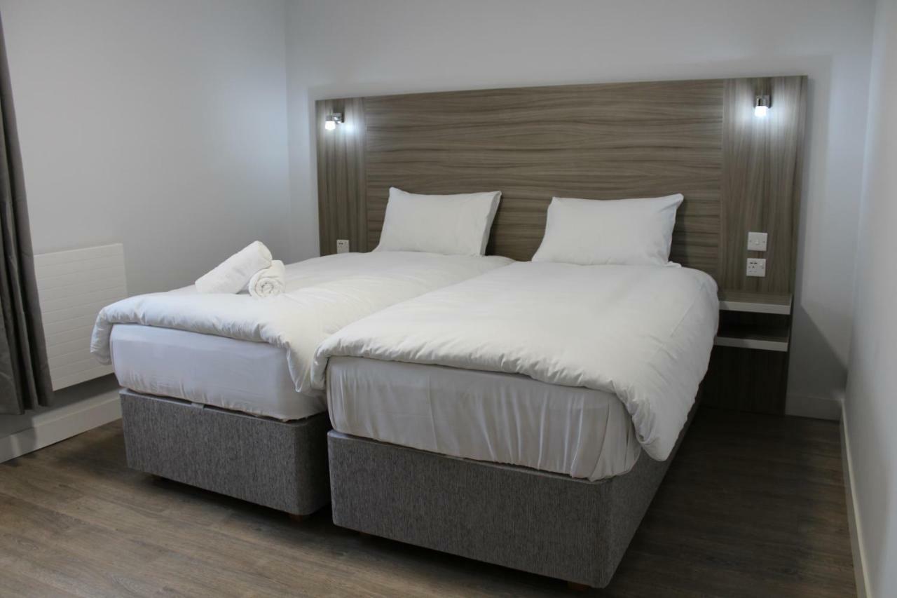 Sky Nights Hotel London Heathrow Hillingdon Esterno foto